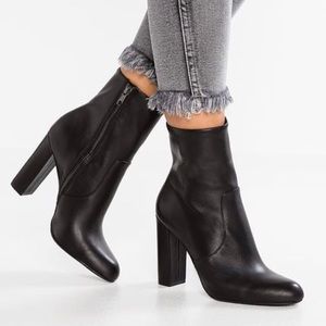 Steve Madden Booties